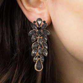 Xduargs Boho Onyx Leaf Drop Earrings Black Gemstone Leaf Stud Earrings Vintage CZ Cluster Leaf Earrings Chandelier Leaf Teardrop Dangle Earrings Jewellery for Women, Zinc