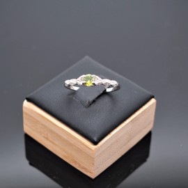 Bellitia Jewelry 925 Sterling Silver Court Style Ring for Women, Fashion Peridot Birthstone Rings, Lovely Anniversary, Birthday, Valentine’s Day Present