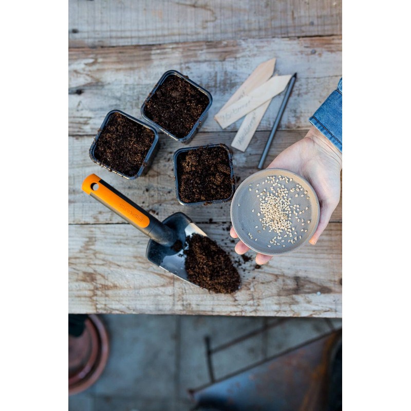 Fiskars Premium Planters Trowel, Length: 28 cm, Stainless Steel Trowel,