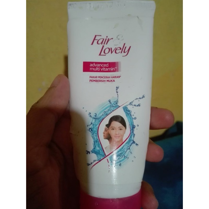 Fair & Lovely Advanced Multi Vitamin Face Wash 50g –