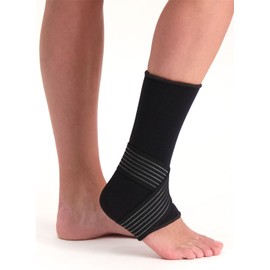 Medidu Lightweight ankle support with straps, comfortable ankle support, fits any shoe and is perfect for ankle sprains and ankle pain.