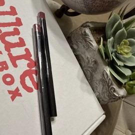 DOUCCE #490 Lip Definer Twist Lip Liner O ( Lot Of 2) O M1