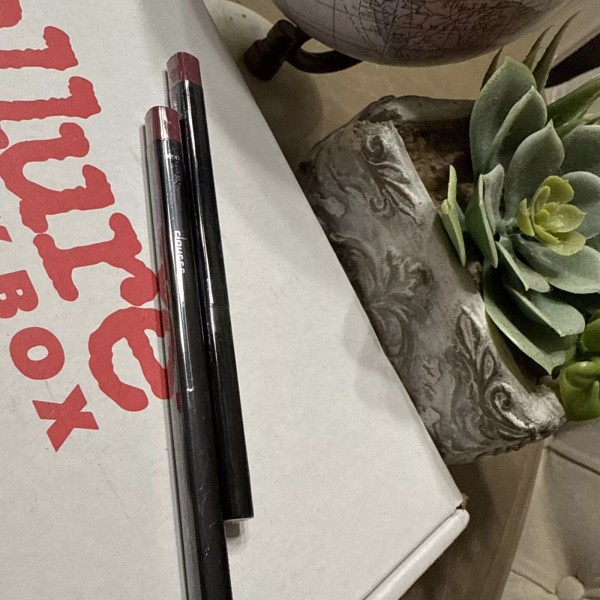 DOUCCE #490 Lip Definer Twist Lip Liner O ( Lot