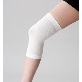 IFMC. イフミック 一般医療機器 膝サポーター 高齢者 変形性膝関節症 保温 痛み 膝用 冷え対策 半月板損傷 登山 関節痛 左右兼用 柔らかい 膝サポーター 高齢者 痛み 膝用サポーター 冷え対策 半月板損傷 登山 大きいサイズ 関節痛 左右兼用 イフミック 柔らかい 膝の痛み 温め 締め付けない 片足1枚入り アクセフ (M, 白)