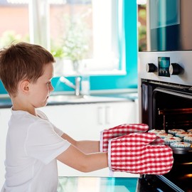 Cabilock 2pcs Kids Oven Mitts Oven Gloves Kitchen Red Checkered Mitts Microwave Gloves for Children Baking Cooking Fireplace Grill BBQ