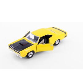 Showcasts 1969 Coronet Super Bee Hardtop Muscle Car, Yellow 77315YL - 1/24 Scale Diecast Model Car