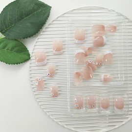 Press on Nails Short Square Fake Nails with Flower Designs White French Tip Glue on Nails Glossy Nails Press ons Cute False Nails Nude Acrylic Nails Artificial Stick on Nails for Women 24Pcs