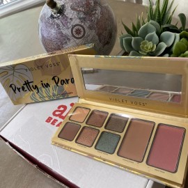 Violet Voss NIB-Violet Voss Pretty in Paradise All in One Face & Eye Shadow Palette 14.2 g