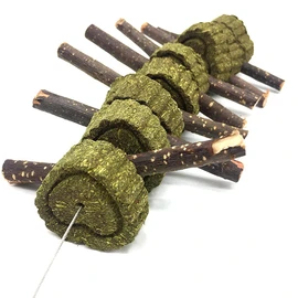 MUYYIKA Hamster Toothpaste Rabbit Chinchilla Squirrel Toy Guinea Pig Rabbit Rat Small Animals Stress Lack Exercise Relief Hanging Anti-Cracking Natural Apple Twigs (Grass and Apple Branch)