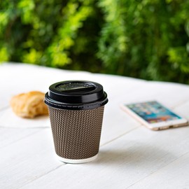 Comfy Package [Case of 300 10 oz. Insulated Brown Patterned Ripple Paper Hot Coffee Cups With Lids (Lids Color May Vary) - Ideal for Hot Beverages, Travel, and Office Use