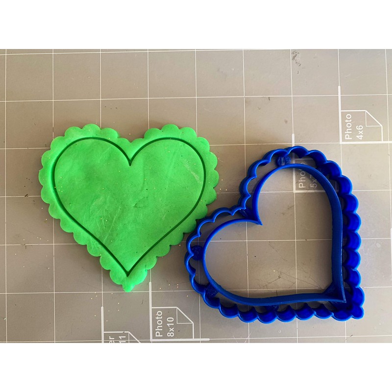 Cortador de galletas de corazón festoneado (3.5 pulgadas)