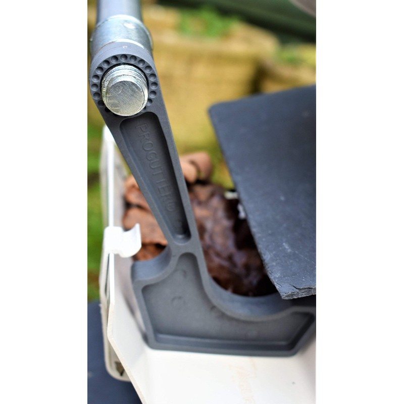 New PROGUTTER Box Set of 5 Gutter Cleaning scrapers