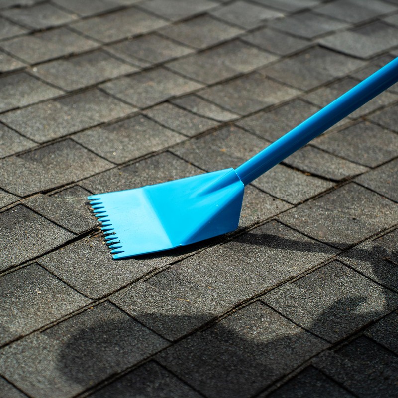Tie Down 47.5 in. Shingle Shovel Tie Down Roof Zone