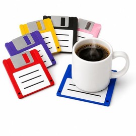 Genérico Portavasos Retro en Forma de Disquete | Set de 6 Portavasos Retro para Escritorio Gamer y Oficina | Regalo para Programadores y Amantes de la