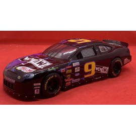 Lionel TRACKSIDE NASCAR DIE CAST REPLICA 1:24 RACING CHAMPIONS # 9 TAURUS COLLECTOR Toy