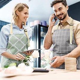 NLUS - 2 paquetes de delantales de cocina, delantal con babero ajustable e impermeable para chef con 2 bolsillos para hombres y mujeres (plaid verde/p