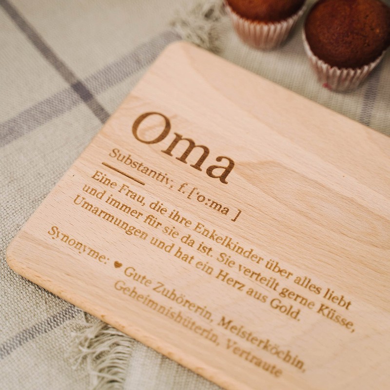 LAUBLUST Breakfast Board with Engraving – Lexikon: Das ist Oma