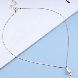 Inilbran Boho Leaf Pendant Necklace Vintage Autumn Leaf Necklace Gold Leaf Chain Necklace Minimalist Leaf Necklace Jewellery for Women and Girls