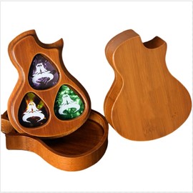 Guitar Pick Box Holder with 3 Pcs Fashion Guitar Picks, Wooden Collector Engraved Guitar Pick Box Classical Triangle Guitar Picks for Present Music Instrument Guitar Bass Accessories