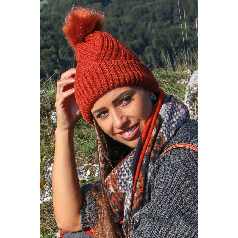 styleBreaker Ladies Knitted Pom Pom Hat with Ribbed Pattern and