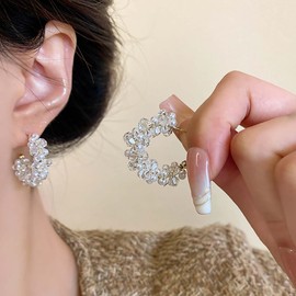 Allereya Vintage Twisted Pearl Hoop Earrings Gold Crystal Hoop Earrings Pearl Hoop Stud Earrings Pearl CZ Earrings Jewellery for Women, Zinc