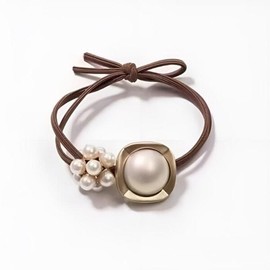Hair tie, hair clip, half-up hairstyle, women's hair clip, pearl bell / 머리끈 집게삔 반묶음머리 여성 머리집게핀 진주방울