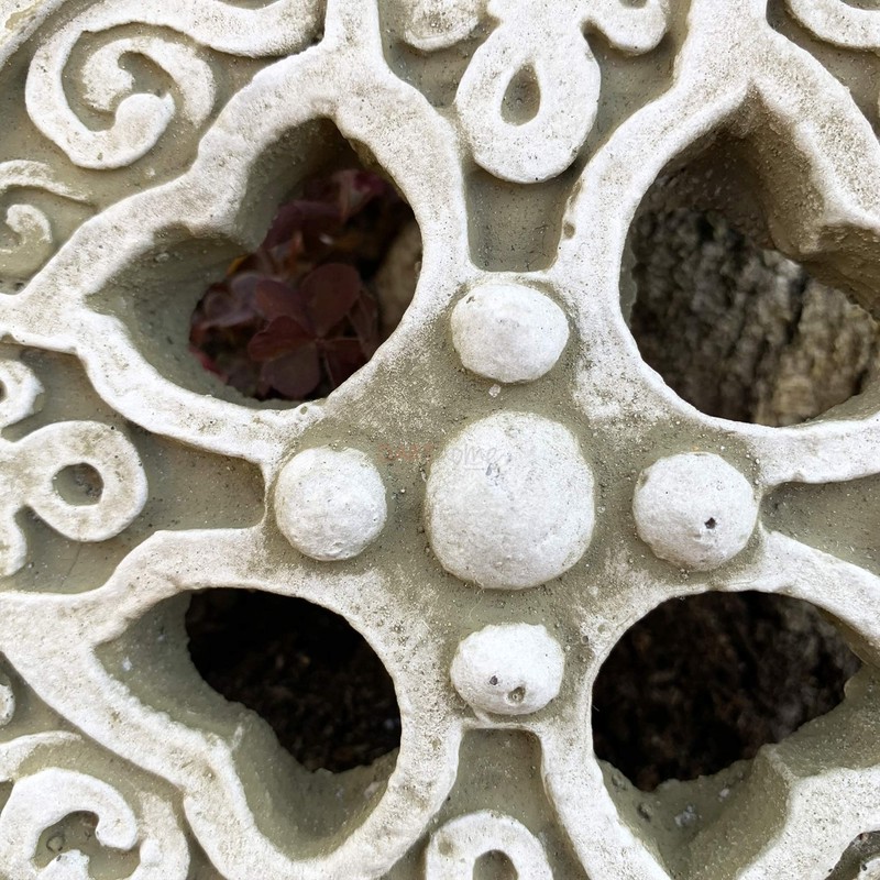 Darthome Ltd Ancient Stone Celtic Cross Tile Hanging Garden Ornament
