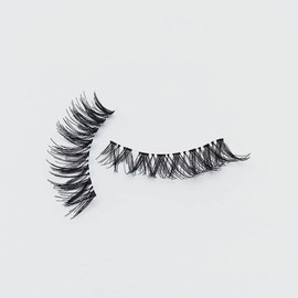 LALAFINA 45pairs Reusable Simulation Eyelashes Natural Look Multi-layer Lashes for Everyday Wear Soft Design for Beautiful Eye Appearance Easy Application for Makeup Enthusiasts