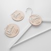 Kleiderbügel Anhänger Braut aus Holz personalisiert mit Name Hochzeitskleid (Braut)