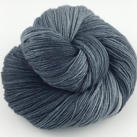 Manos Del Uruguay Silk Blend Fino 427 Mourning, 100 g, Wool with Silk for Knitting and Crocheting, Merino Silk Blend, Hand-Dyed with Colour Gradient