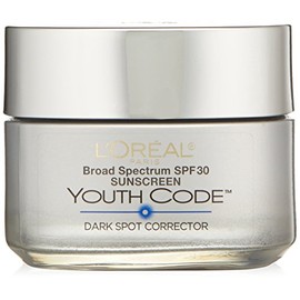Crema facial para el día correctora de manchas oscuras de L'Oreal Paris Youth Code SPF 30, 1.7 oz.
