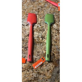 Le Creuset Green OR red LE CREUSET MediumLong Revolution All Silicone Spatula NWT Utensil