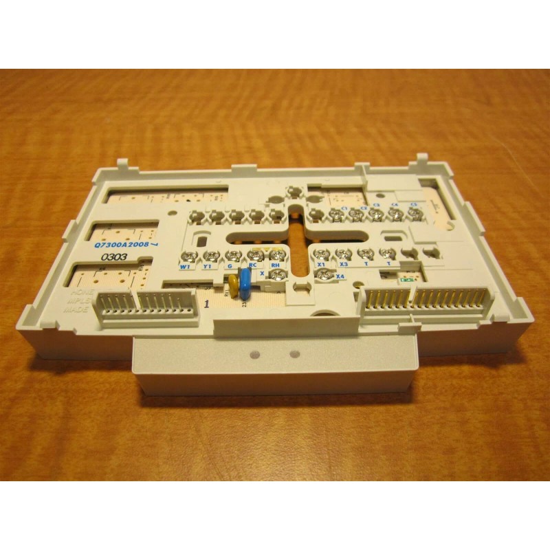 Honeywell T7300F2010 Subbase Thermostat 1-Stage Heat And 1-Stage Cool System