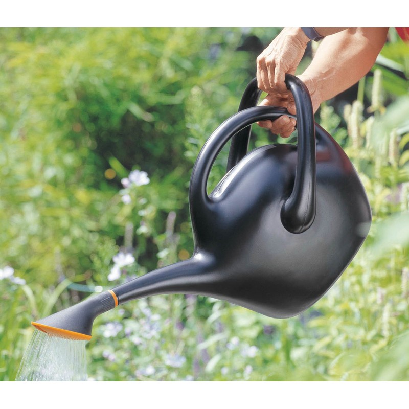 Fiskars Easy Pour Watering Can, 2.6 Gallon
