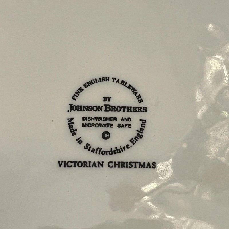 Johnson Bros Victorian Christmas Dinner Plate, Cup & Saucer Set