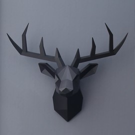 XYQXYQ Escultura de pared geométrica de cabeza de ciervo moderna estatua de cuerno de ciervo para colgar en la pared, decoración de galería, sala de estar, pared, cabeza de animal de resina, regalo (negro)