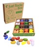 Solo Piedras en Caja con 64 crayones de 16 Colores