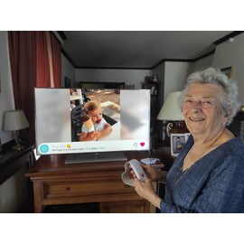 Sunday Box: TV Box for Sharing Photos and Videos - Share your photos and videos in real time on your (tall) parents' TV. Strong emotions guaranteed on the big screen