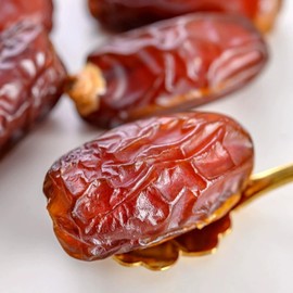 Quality Premium Dates - 8.81oz (250G) Farm - Grown Whole, Real Sweet, Fresh Dried Dates