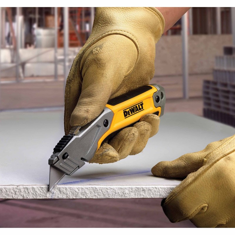 DeWalt DWHT10046 Rugged Metal Body Retractable Utility Knife w/Lockable Blade