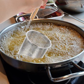 Lurrose Lattice Noodle Basket with Wooden Handle 12cm Stainless Steel Micro Perforated Spider Web Food Dumplings Noodle Strainer Kitchen Fine Strainer for Home