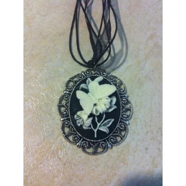 FANCY FOX BOUTIQUE White Black Butterfly Cameo Silver Necklace Ribbon Christmas Wedding Party Gift