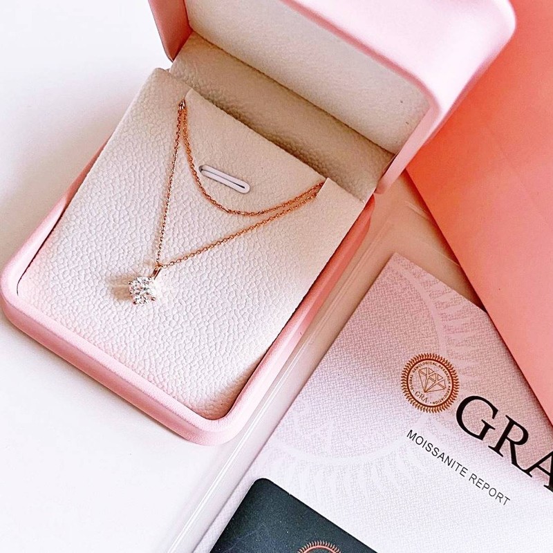 Simulant diamond moissanite 18k 1 carat 10% diamond silver necklace