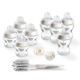 Tommee Tippee Natural Start Bottle & Soother Starter Set, 150ml & 260ml Natural Start Self-Sterilising Bottles, with Extra Slow & Slow-Flow Teats, and Ultralight StayPut & Newborn Soothers Included