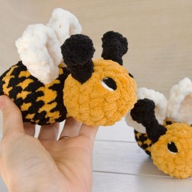 Crochet Bumble Bee Plushie | Rattle - Noise Option: Plushie Bee