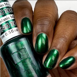 DND Gel Polish Set, Green Collection, UV/LED Gel Polish and Air Dry Nail Lacquer, Matching Chip-Free Polish Duo, 766 Mistletoe Mania, 0.5 Fl Oz