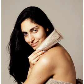 VOYA Time to Shine Gentle Body Polish, Ginger and Sweet Orange Scent, Gentle Body Exfoliator, 200ml