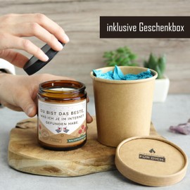 Valentinstag Geschenk Duftkerze | Lustige Liebeserklärung für Sie & Ihn | Handgemacht in DE | In Geschenkbox | Fernbeziehung Online Dating Partner Jahrestag Freund Freundin | Wald