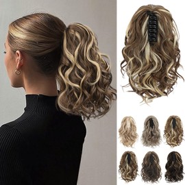 REECHO Ponytail Extension, Claw Clip in Ponytail Hair Extensions 10 Inch Short Curly Ponytail Natural Wavy Synthetic Hairpiece for Women – Light Brown with Highlights