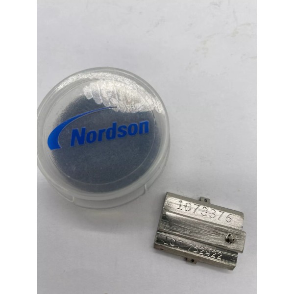 Nordson 1073376 Universal TM Sure WrapTM Spray Nozzle